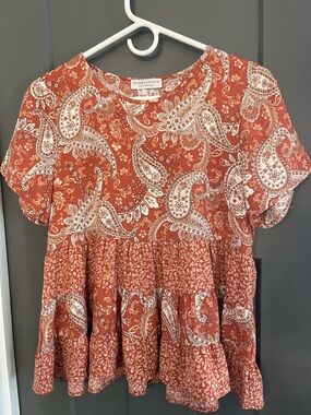 Paper Crane Rust Paisley Tiered Short Sleeve Tunic size small
